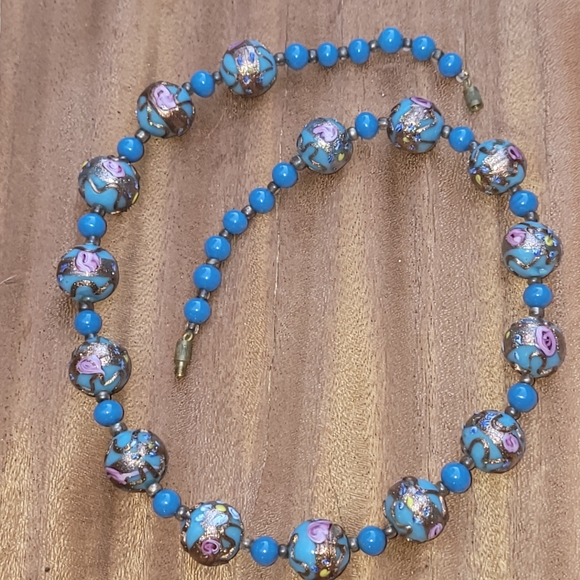 Antique Venetian Florato Wedding Cake beads 20" - Picture 7 of 7